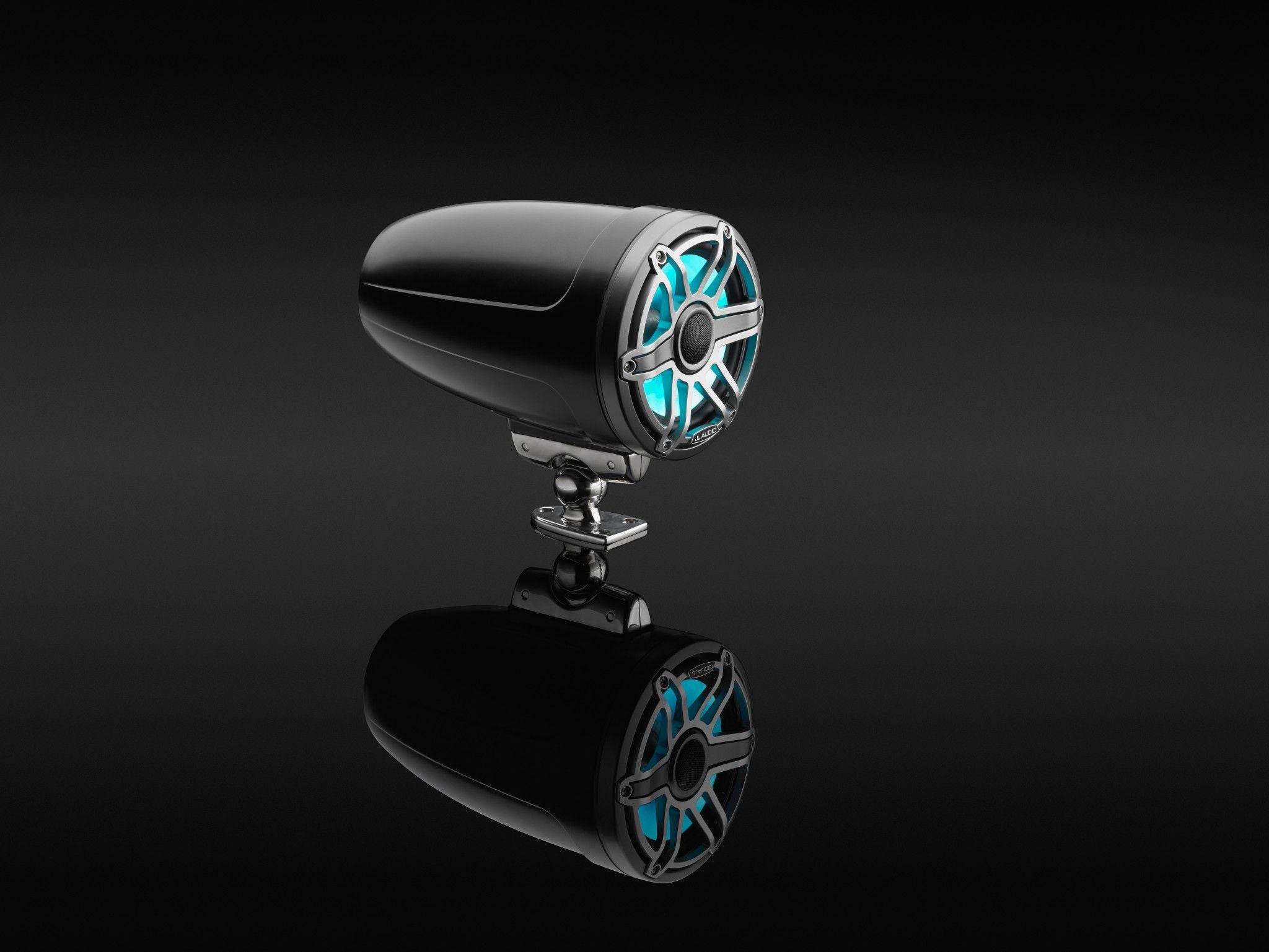 JL Audio M6-770ETXv3-Sb-S-GmTi-i 7.7" Marine Tower Speakers